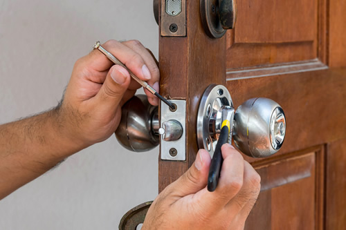 photo of residential locksmith
